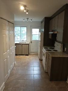 Furnished room available starting Dec. 1st 2026 in CDN - Photo 7
