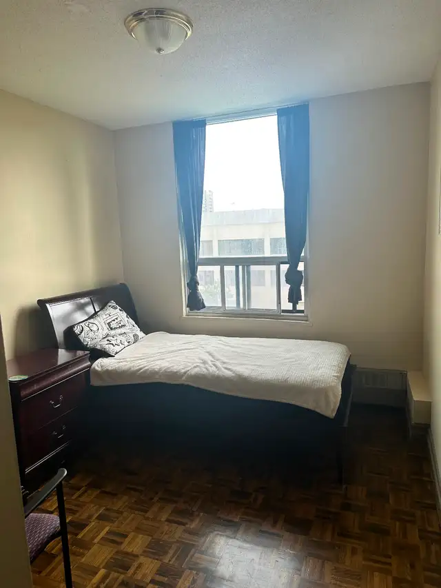 Room For Rent Etobicoke Central Kipling Subway Hwy 427 Bloor St.
