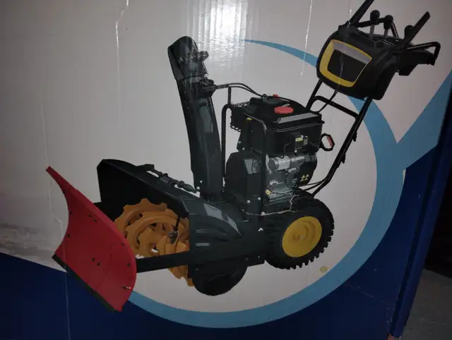 SELLING A NEW SNOW BLOWER, THROWER BLADE FOR A 2 OR 3 STAGE.