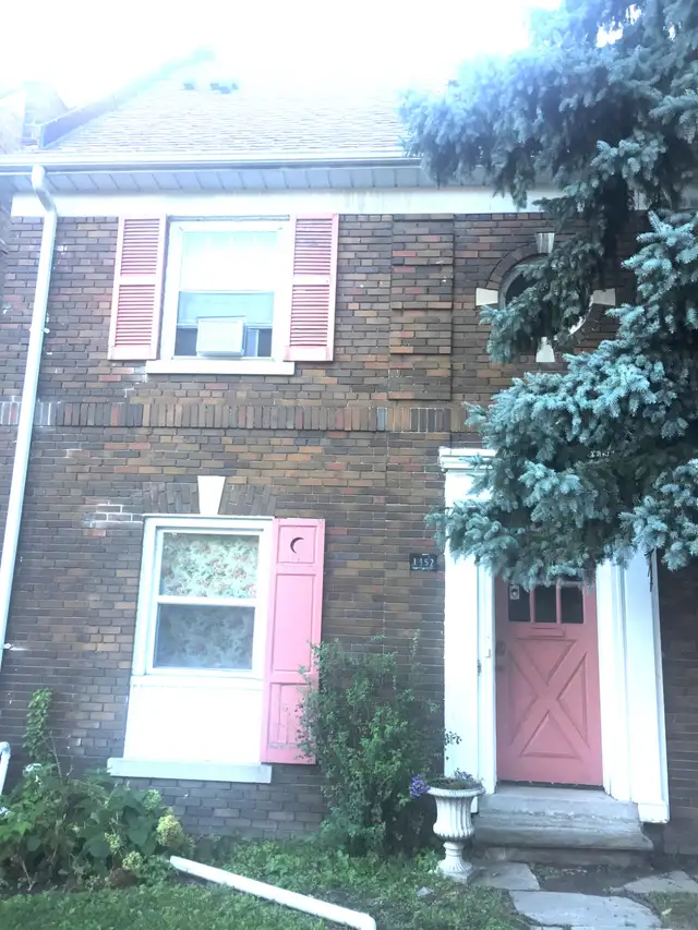 Avenue Eglinton 2 bedroom