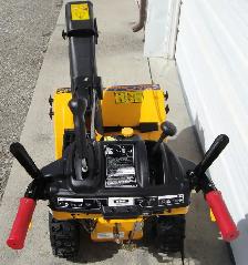 CUB CADET 24 INCH SNOWBLOWER - Photo 5