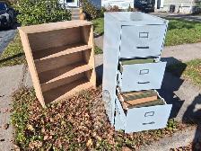 Free filing cabinet (Bookshelf is gone)
