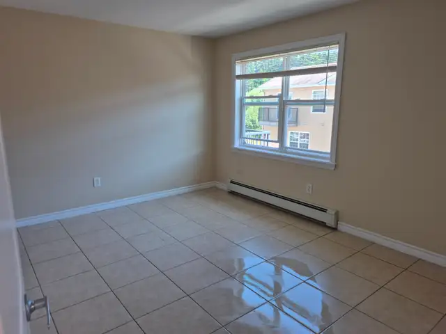 November 1 BDR apt, East SJ, Heat included, Elevator, Parking