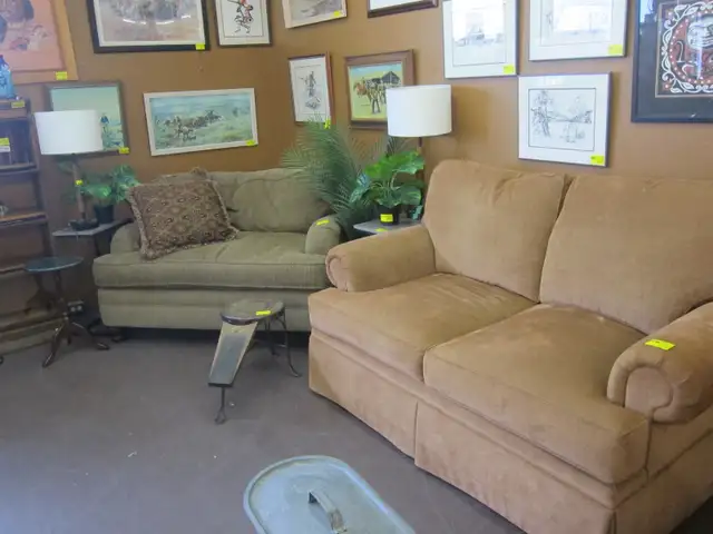 AUCTION-FURNITURE AND APPLIANCES - SAT. NOV 7, 8 AM
