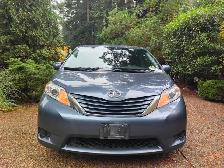 2015 Toyota Sienna LE FWD 8-Seat, One Owner, No Accidents