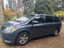 2015 Toyota Sienna LE FWD 8-Seat, One Owner, No Accidents - Photo 2