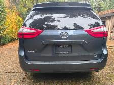 2015 Toyota Sienna LE FWD 8-Seat, One Owner, No Accidents - Photo 4