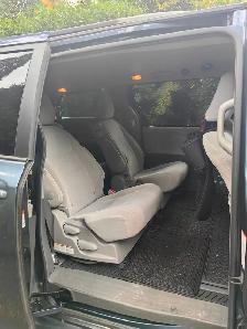 2015 Toyota Sienna LE FWD 8-Seat, One Owner, No Accidents - Photo 10