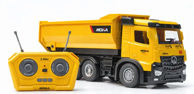 Moka R/C Dump Truck w/ full dumping feature