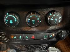 2018 Jeep Wrangler Unlimited Sahara / Low Local Kms / Financing - Photo 11