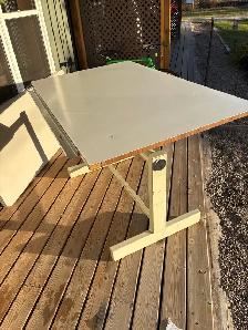 Drafting table