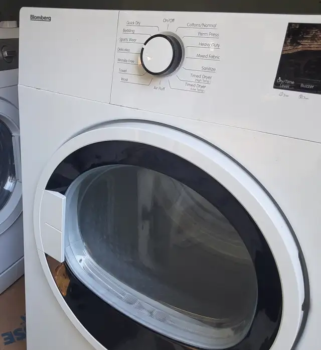 ✅ Call/Text 1-(604)-902-1769 Blomberg Dryer 24' Model DV17600W