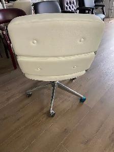 Alaia Executive Work Chair Genuine Leather - Floor Model - Photo 6
