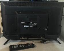 24’ RCA TV with remote like new - Photo 2