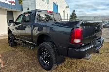 2017 Ram 1500 Sport Crew Cab 140.5' – HEMI V8 Power & Bold Style - Photo 4