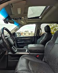 2017 Ram 1500 Sport Crew Cab 140.5' – HEMI V8 Power & Bold Style - Photo 8