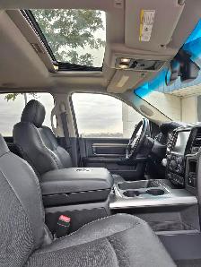 2017 Ram 1500 Sport Crew Cab 140.5' – HEMI V8 Power & Bold Style - Photo 9