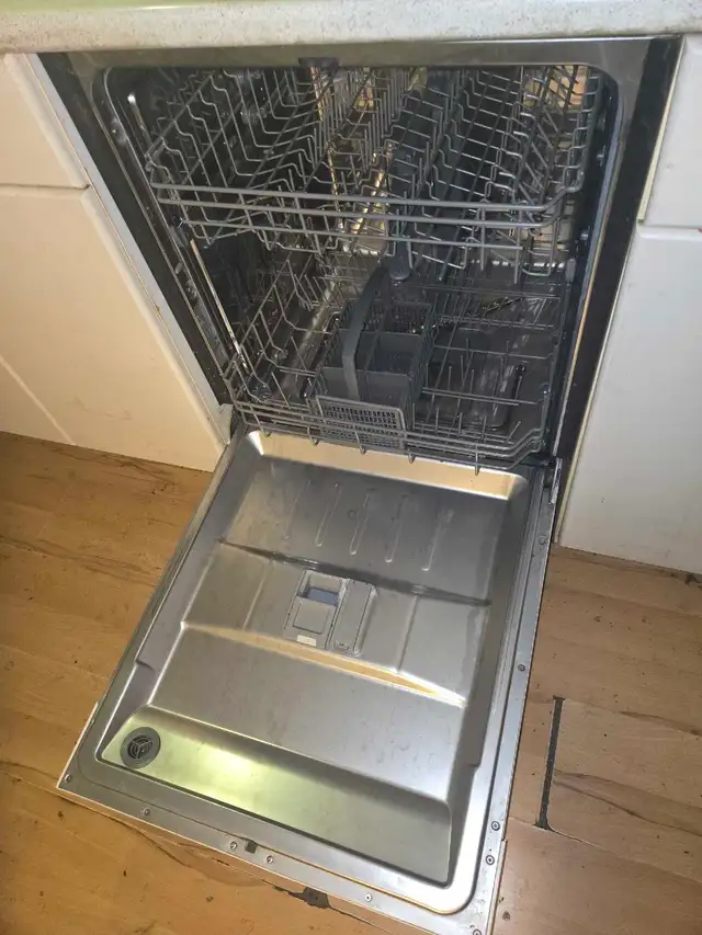 lave vaisselle moffat condition comme neuf
