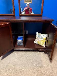 Beautiful Stanley hardwood dresser with 2 mirrors. - Photo 3