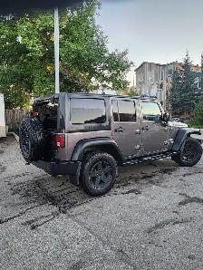 2017 Jeep Wrandler Unlimited - Only 77K