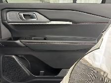 2025 Ford Explorer ST-LINE 4WD | LEATHER | POWER GATE - Photo 43