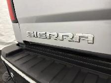 2018 GMC Sierra 2500HD SLT 6.6L DURAMAX DIESEL - Photo 15