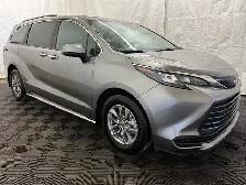 2026 Toyota Sienna XLE HYBRID 8 PASSENGER | LEATHER | SUNROOF - Photo 2