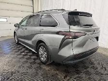 2026 Toyota Sienna XLE HYBRID 8 PASSENGER | LEATHER | SUNROOF - Photo 8