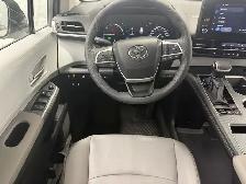 2026 Toyota Sienna XLE HYBRID 8 PASSENGER | LEATHER | SUNROOF - Photo 16