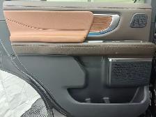 2027 Ford Expedition - Photo 28