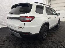 2023 Honda Pilot TRAILSPORT AWD | 7 PASSENGER | TOW PKG | LTHR S - Photo 16