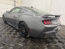 2026 Ford Mustang - Photo 8