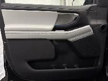 2027 Ford Expedition - Photo 12