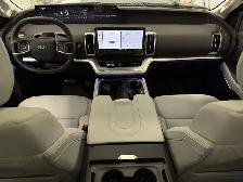 2027 Ford Expedition - Photo 15