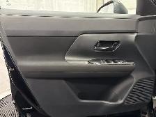 2025 Nissan Kicks S AWD | FULL WRAP | HEATED SEATS | REM START - Photo 16
