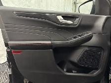 2023 Ford Escape ST-Line AWD Tech Pkg | VISTA ROOF | REM START - Photo 17