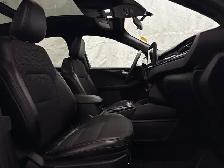 2023 Ford Escape ST-Line AWD Tech Pkg | VISTA ROOF | REM START - Photo 41