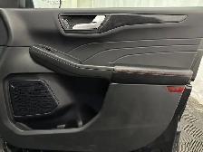 2023 Ford Escape ST-Line AWD Tech Pkg | VISTA ROOF | REM START - Photo 43