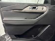 2025 Ford Explorer Active 4WD | LANE KEEP | HEATED SEATS | POWER - Photo 18