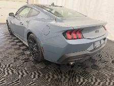 2026 Ford Mustang - Photo 8