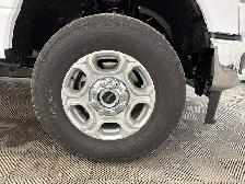 2027 Ford Super Duty F-350 SRW - Photo 4