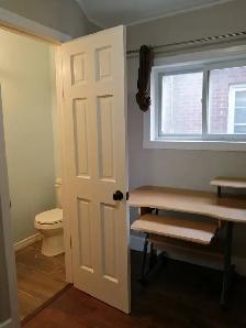 A few Rooms (3 mins to Mac) in student house for student rent - Photo 5