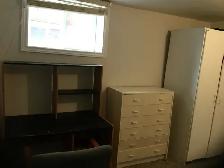 A few Rooms (3 mins to Mac) in student house for student rent - Photo 7