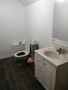 A few Rooms (3 mins to Mac) in student house for student rent - Photo 9