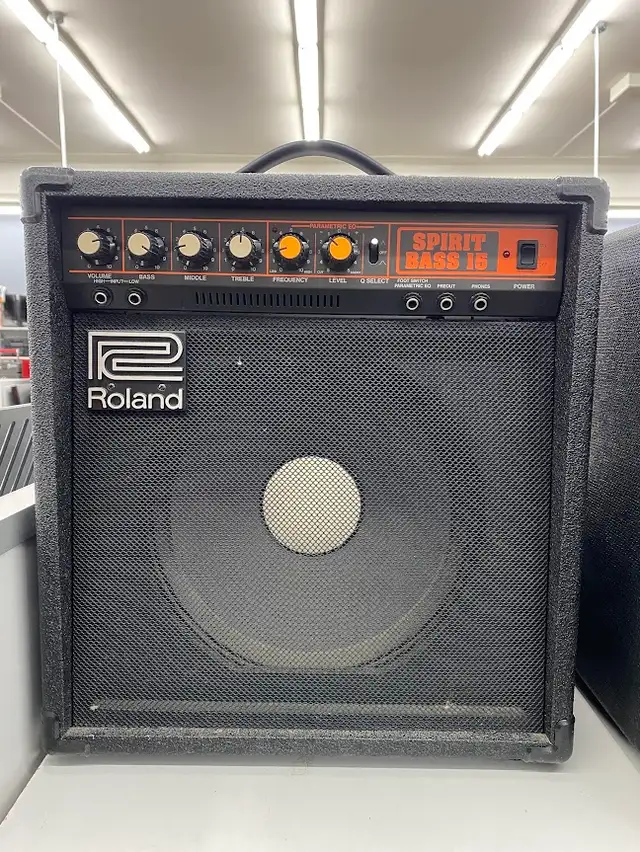 Roland Spirit Bass Guitar 15 Amp