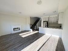 Three Bedroom Three Bathroom Townhouse Available for Rent - Photo 2