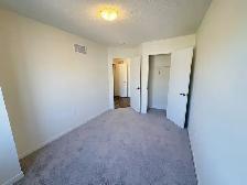 Three Bedroom Three Bathroom Townhouse Available for Rent - Photo 9