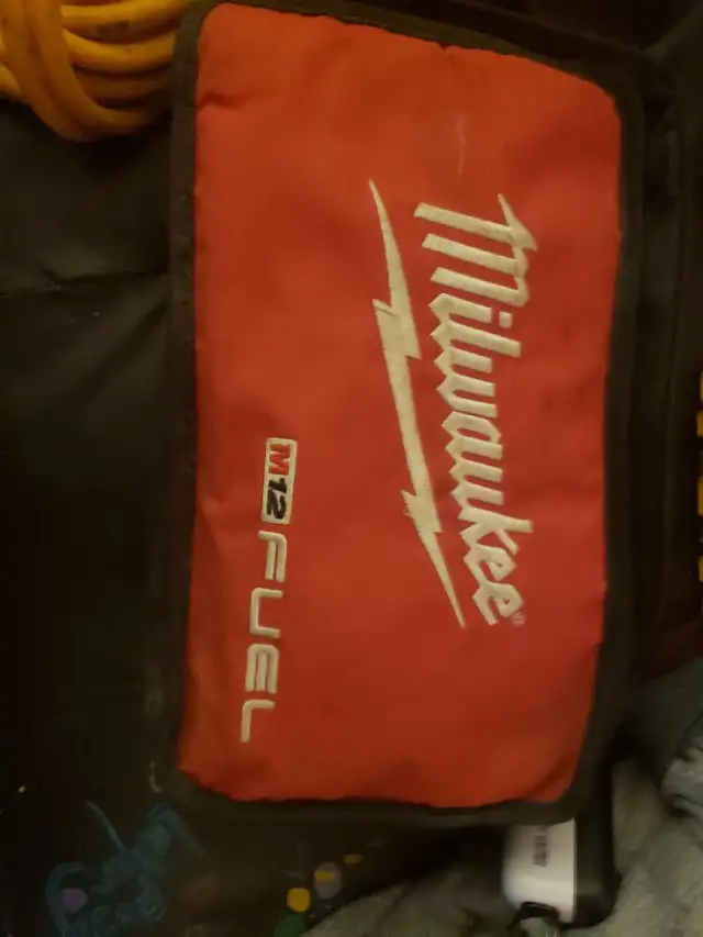M12 fuel Milwaukee hammer drill