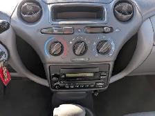 2003 Toyota Echo Sedan Low KM Fuel Efficient Vehicle Air Conditi - Photo 13