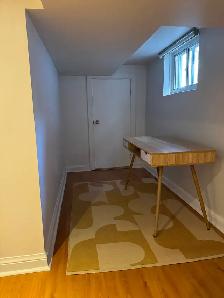Furnished 1 bdrm   den basement apt East York, Woodbine/Danforth - Photo 5